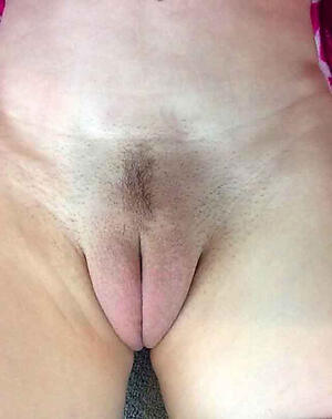 Mature Cameltoe