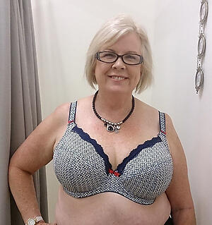 Unquestionable women in bras