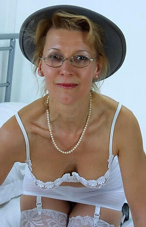 Grown-up old ladies erotic pics