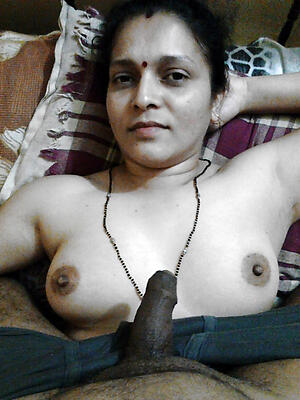 Free pics of naked mature indian xxx