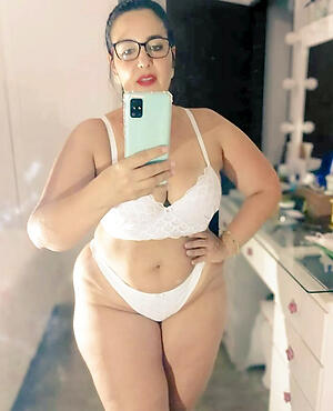 Unconforming porn sexy selfshot mature woman nude