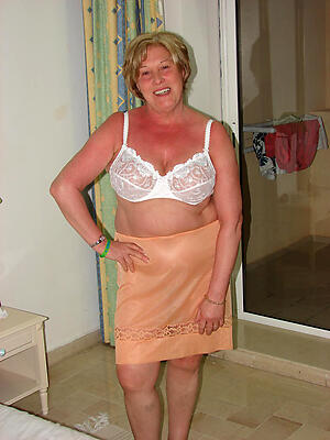 Hot mature strata in bras amateurs tumblr
