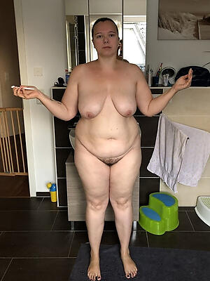 Chubby mature porn pics