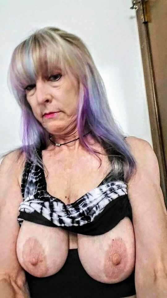 Mature Saggy Tit