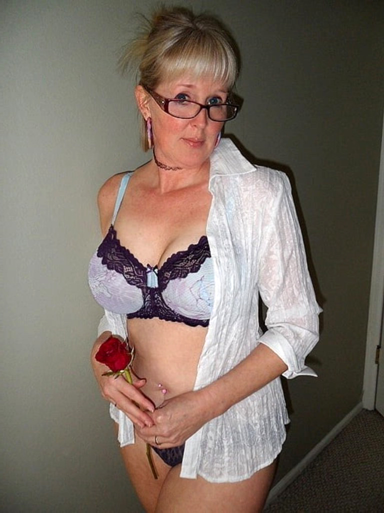 Sexy Glasses Amateur - Hot porn be advantageous to sexy mature with glasses